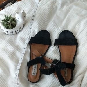 🌼2 for $25 🌼 Steve Madden suede sandal